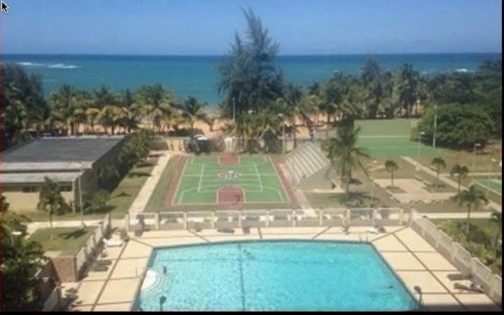 Enchanted 17 Jewel Beachfront Luquillo -Pool Exterior photo